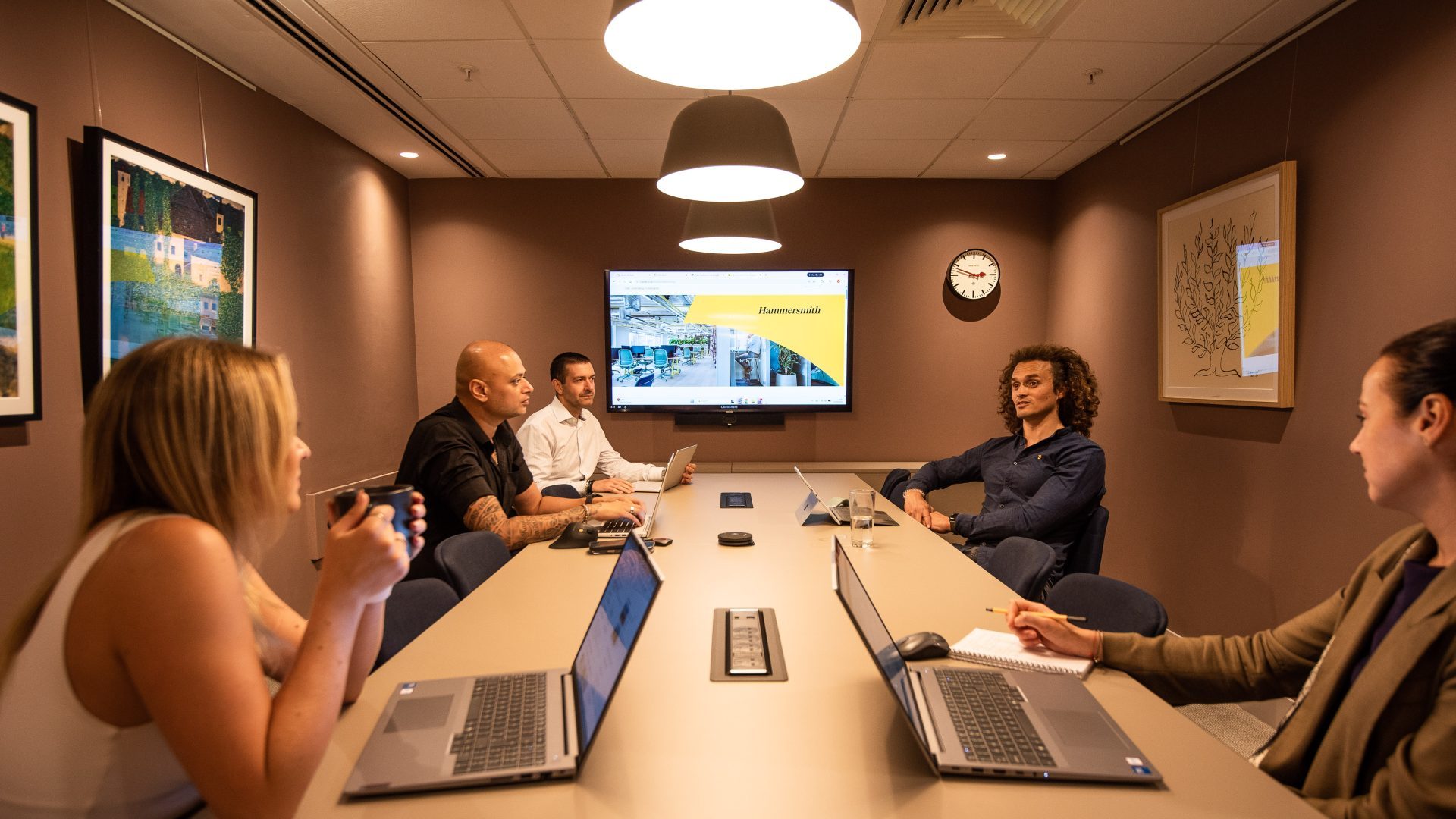Hire our 12 person boardroom in Hammersmith